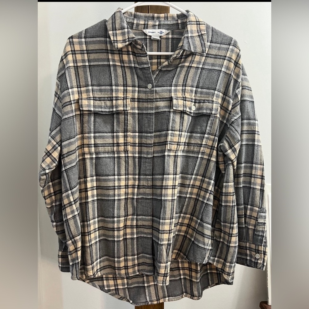 Old Navy top‎